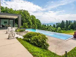 Stilvolle Luxusvilla in privilegierter Lage mit Panoramablick über dem Wörthersee