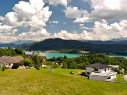 Traumgrundstück mit Blick auf den Wörthersee zu verkaufen!