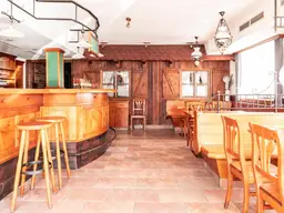 Bezirk Rohrbach: Zinshaus mit 4 Wohnungen, 3 Fremdenzimmer und Gaststätte – Ideal für Investoren!