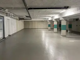 Großzügiger Tiefgaragenparkplatz in Golling