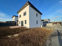ERSTBEZUG! Traumhafte Neubau-Doppelhaushälfte (95m²) mit Carport u. Garten in Fürstenfeld