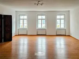 Büro im Zentrum mit Altbau-Charme. Raus aus der Masse.