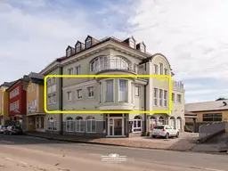 Büroflächen mit besonderer Atmosphäre, Bad, TG-Platz und Kellerabteil!