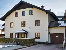 Haus im Zentrum mit vielen Möglichkeiten und ganz nahe dem Attersee - Seeblick inklusive!