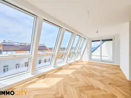 Exklusive 4-Zimmer-Wohnung mit 43 m² Panoramaterrasse – Familienhit im DG