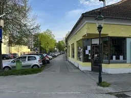 Gewerbeobjekt mit Garten