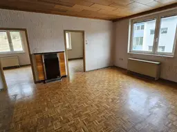 3-Zimmer Genossenschaftswohnung zur Selbstrenovierung im letzten Stock - ganz oben