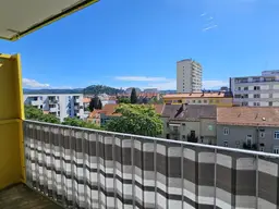 Drei Zimmer Genossenschaftswohnung mit Balkon