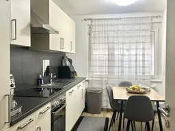 Bieterverfahren: Großzügige 4-Zimmer-Wohnung mit Loggia in Top-Lage!