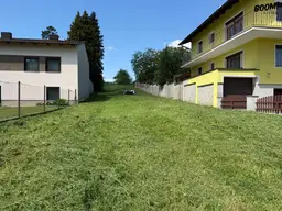 Wunderschönes Grundstück in idyllischer Lage mit leichter Hanglage