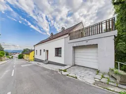 Attraktives, sanierungsbedürftiges Ein-/Mehrfamilienhaus mit viel Potenzial in Amstetten!