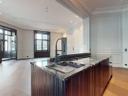 Exklusive Wohnträume werden wahr: Luxuriöse Altbauwohnung mit hochwertiger Ausstattung und stilvollem Design