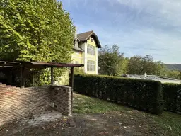 Lage Lage Lage! Einzigartige Villa in idyllischer Lage - Perfektes Renovierungsprojekt in Hinterbrühl!