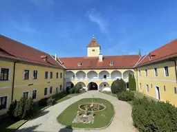 VERKAUF oder VERMIETUNG Schloss in idyllischer Lage