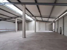 LAGERHALLE in sehr guter Lage mit 950 m² zu vermieten.