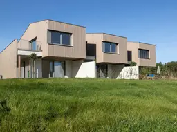 Reihenhäuser mit der offenen Struktur eines Einfamilienhauses - Eckreihenhaus