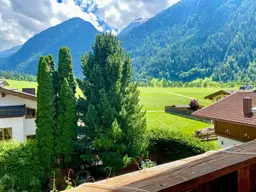 Freizeitwohnsitz im Ötztal! Gemütliche 4-Zi. Dachgeschoßwohnung mit Blick ins Grüne