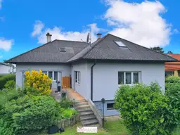 Charmantes Einfamilienhaus mit großem, teilbaren Grundstück