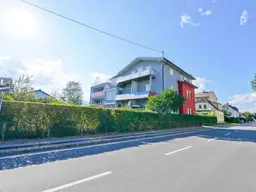 **ANLAGEOBJEKT / ERTRAGSHAUS** Gepflegtes Zinshaus mit 8 Wohnungen, Carport- &amp; Freistellplätzen sowie Baulandreserve in Wolfsberg