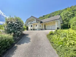 Gepflegtes Zweifamilienhaus in ausgezeichneter Aussichtslage