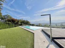 Luxuriöse Traumwohnung mit Pool und Panoramablick