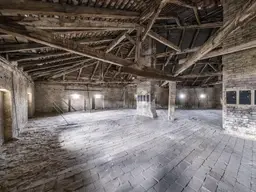 Entwicklungspotenzial - Rohdachboden für bewilligten DG-Ausbau in ansprechendem Gründerzeithaus!