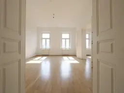 Lichtdurchflutete 4-Zimmer-Altbauwohnung in klassischem Gründerzeithaus in U-Bahn-Nähe