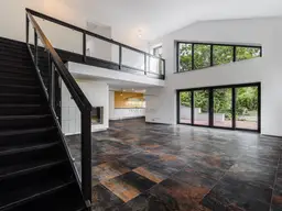 Exklusive Architektenvilla mit Schwimmteich, Gästehaus und idyllischem Garten