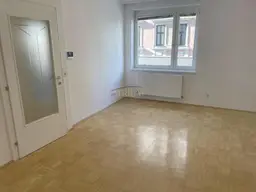 Ideal gelegen, sofort bezugsbereit mit niedrigen Betriebskosten und freiem Mietzins!
