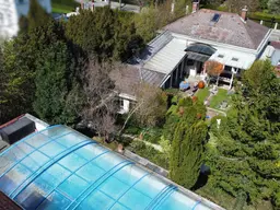 Villa mit Swimmingpool in Toplage