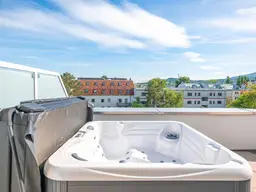 Traumwohnung mit uneinsehbarer Dachterrasse, E-Ladestation und Topausstattung