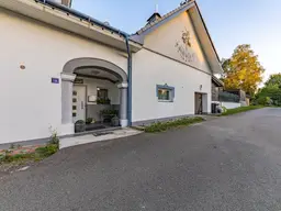 FÜR ALLE DIE VIEL PLATZ UND RUHE BRAUCHEN! Großzügiges Wohnhaus inklusive Mietwohnung in Raum Hollabrunn, Oberstinkenbrunn