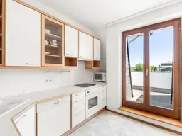 Nähe Augarten: Große 3-Zimmer-Wohnung mit Terrasse, Fernblick und Tiefgaragenplatz
