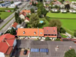 Grundstück mit Altbestand (10 Tops) zum Um- / Ausbauen