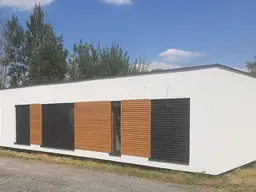 Günstiges fertiggestelltes Ferienhaus für Ihr Grundstück, als Wohnsitz oder Büro geeignet, österreichweite Lieferung möglich, derzeitiger Standort in Pilsen (Tschechien)