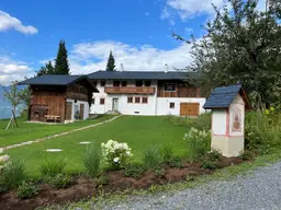 A magnificent newly renovated chalet with exclusive holiday home/Zweitwohnsitz permission in an extremely private location