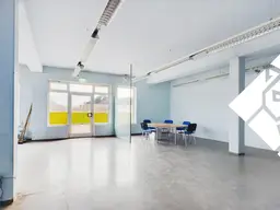 Großzügiges Lager / Ausstellungsfläche mit flexibler Bürofläche in Wörgl zu mieten
