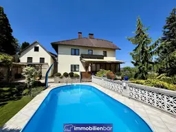 Vielfältig nutzbares Haus mit Traumgarten und Pool