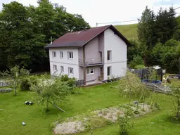 Wohnhaus mit viel Fläche in ruhiger Lage!