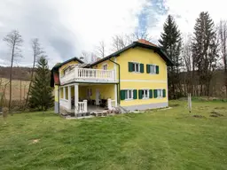 Geräumiges Zweifamilienhaus in ruhiger Alleinlage!