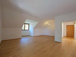 Helle geräumige Wohnung in ruhiger Lage!