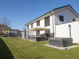 Ruhige und neuwertige Doppelhaushälfte mit Stil und Komfort!