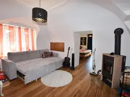 Renovierter Altbau mit großem privatem Garten und vielen Extras in Ruhelage