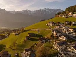 Baugrundstück am Weerberg – Ruhe, Natur und Lebensqualität