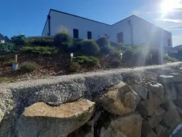 Hochwertiger Bungalow mit Flair, großzügigen Raumangebot und herrlichen Garten mit Pool!