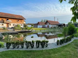 Innviertler Bauernhof mit Gewerbehallen &amp; Schwimmteich !