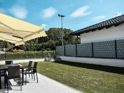 Neuwertiges Einfamilienhaus mit großem Garten 
