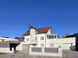 Steinhaus: Großzügiges Einfamilienhaus mit Traunsteinblick, 2 Doppelgaragen &amp; Wintergarten