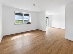 Neuwertige 3-Zi-Wohnung im OG., Garten, Balkon, Caport,79m²