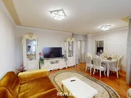 Modern saniert: 3-Zimmer-Wohnung mit Balkon &amp; Tiefgaragenplatz
